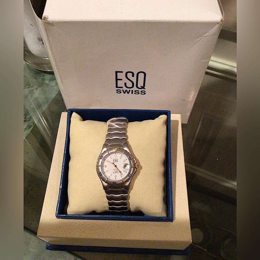 NWT ladies ESQUIRE watch
